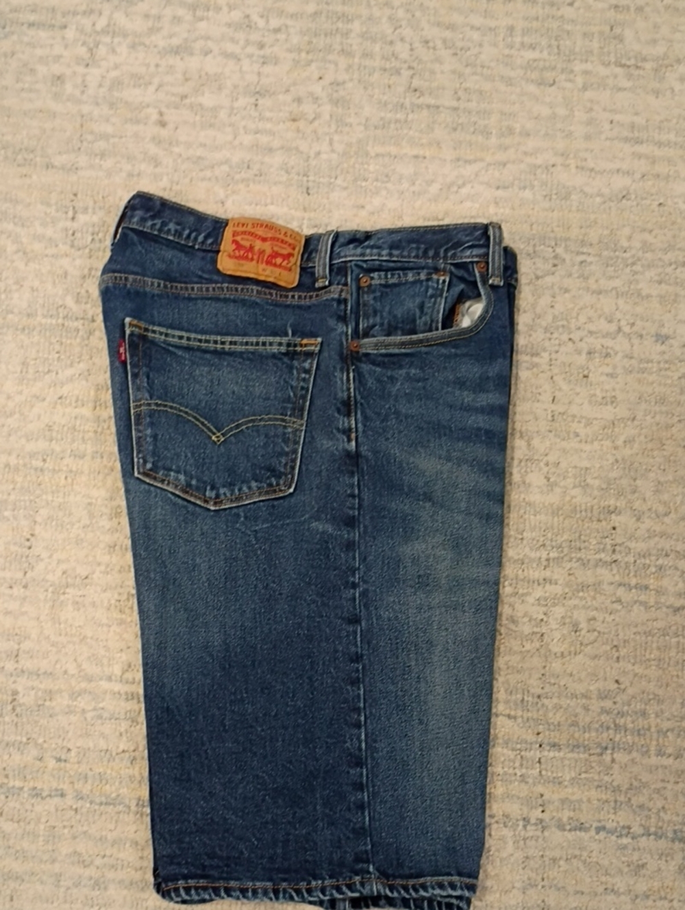 Levi's 569 Men's  Size 33 Classic Mid Blue Denim Shorts